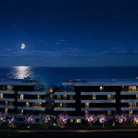 Lolabeachfront - Indoor Heated Pool & - Premium Gym - Private Garden - 5 Min Train To Airport Torremolinos