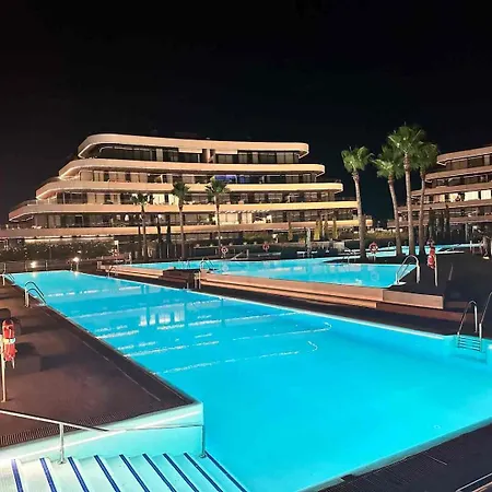 Appartement Lolabeachfront - Indoor Heated Pool & - Premium Gym - Private Garden - 5 Min Train To Airport *