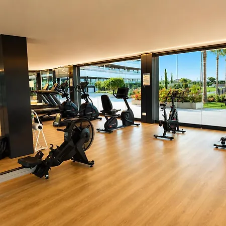 Lolabeachfront - Indoor Heated Pool & - Premium Gym - Private Garden - 5 Min Train To Airport Appartement